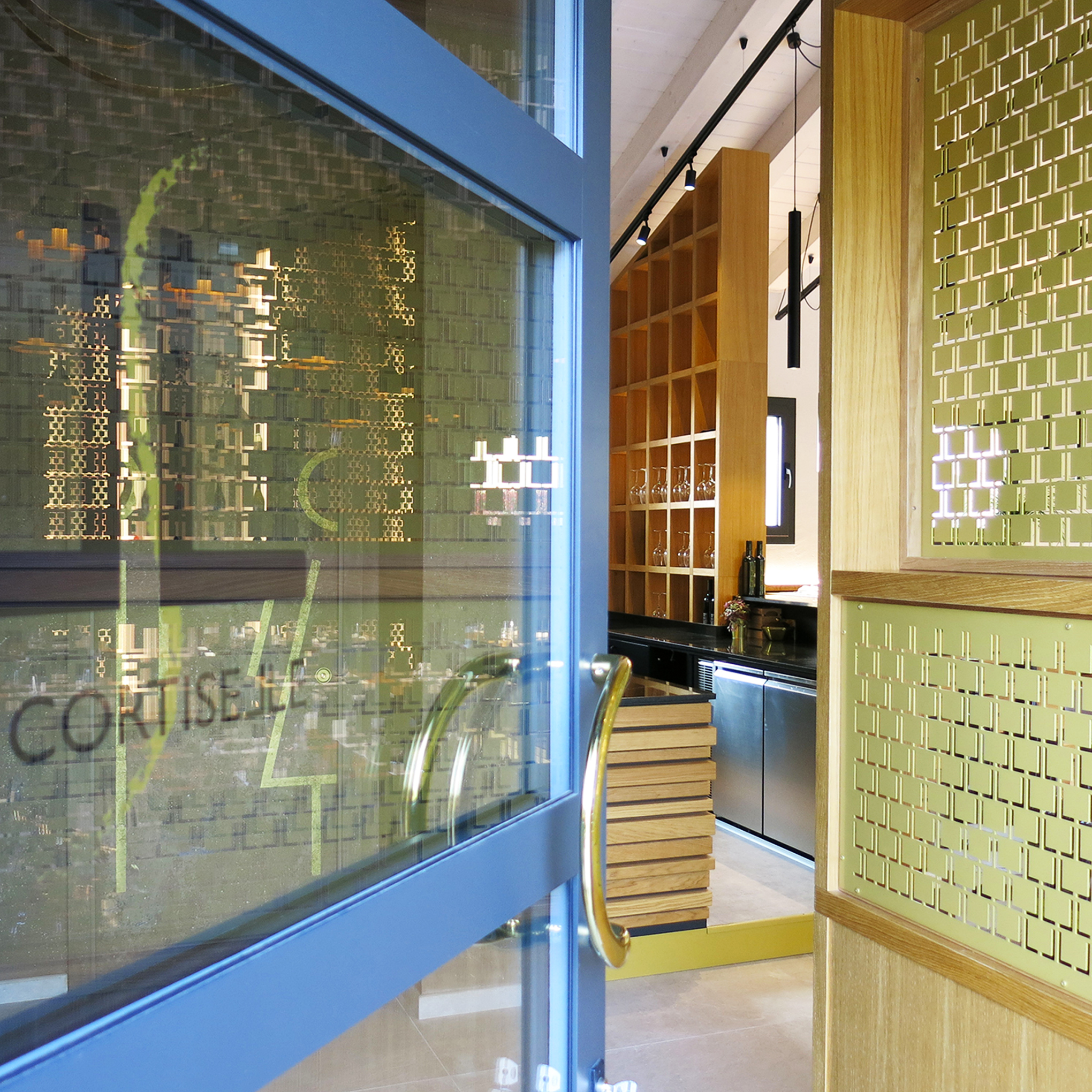 LE CORTISELLE / GRAFICA APPLICATA